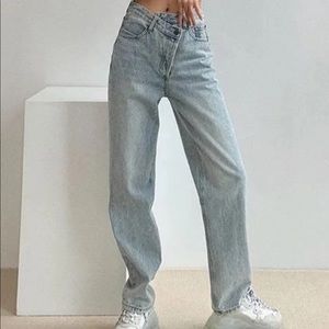 Asymmetrical jeans
